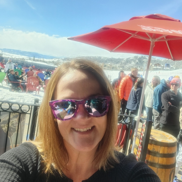 Meet your Posher, Kim - Picture 2 of 2